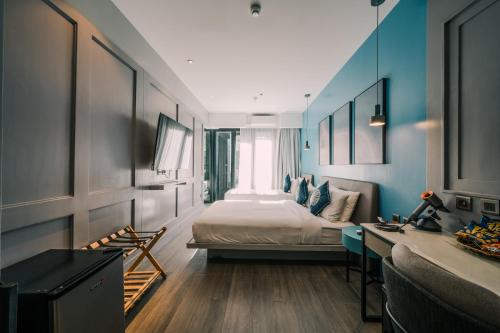 room detail thumbnail 1