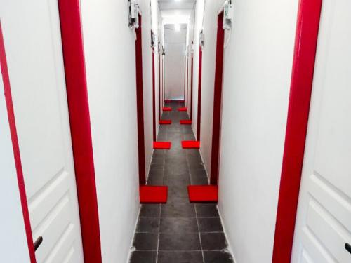 RedDoorz near Juwata 3 Airport Tarakan in 웨스트 타라칸