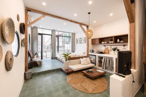 Lakeside Horizon Boutique Suites-1 min to Hoan Kiem Lake-Free Airport