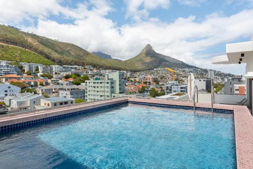 Stylish Sea Point Apartment with Signal Hill Views - main image
