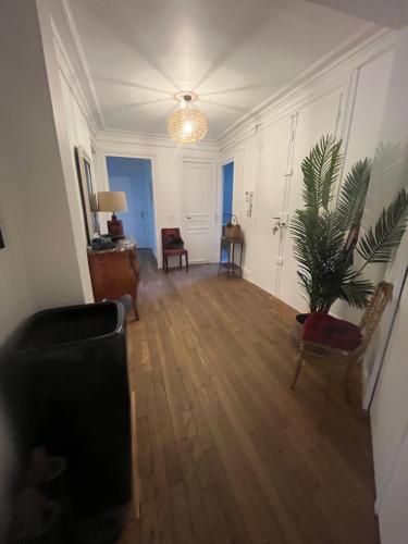 Eiffel Tower 4P apartment - Passy - quiet -