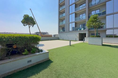 1 Bedroom Apt in Sobha Creek Vistas Tower B by Luxaura - image 9