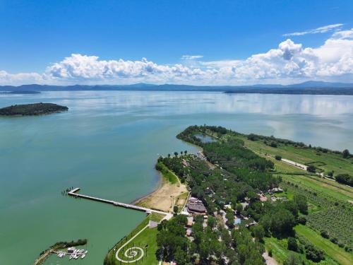  Camping Village Punta Navaccia in Tuoro sul Trasimeno