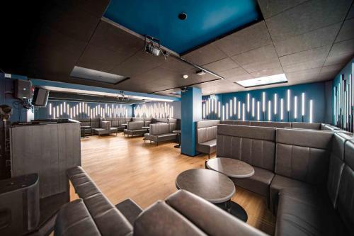 Nightclub, Canyon Hotell in Alta