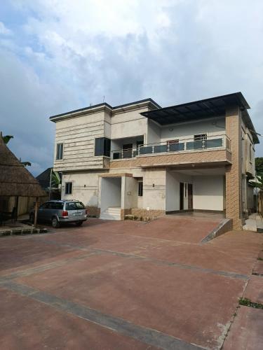 Private home with short lets in Uyo