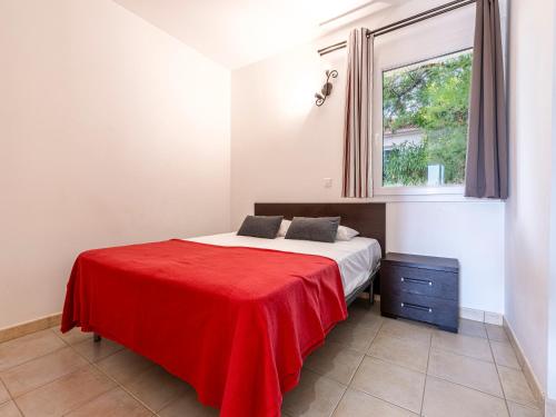 2 bedrooms, 4 beds