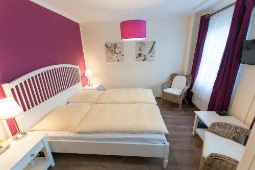 2 twin beds