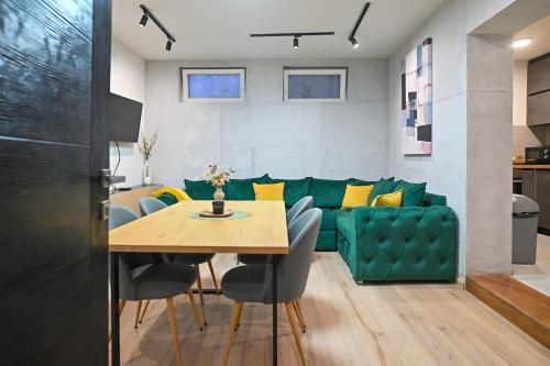 Industrial Hostel Vila Jovana in Selenca