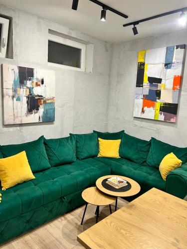 Industrial Hostel Vila Jovana in Selenca