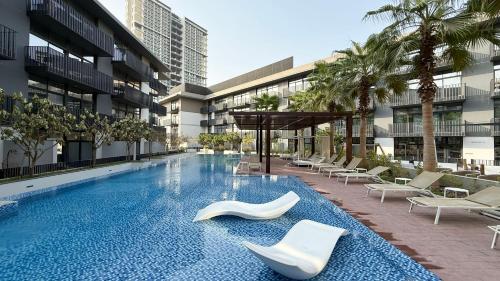 Stylish 2BR with Terrace Near Green Parks, Dubai