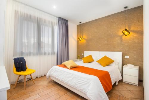 Quarto duplo, económico, em anexo