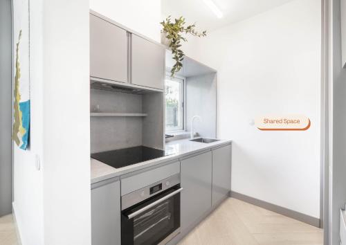Konyha, Jardim Suites by Olala Homes in Bairro da Assuncao