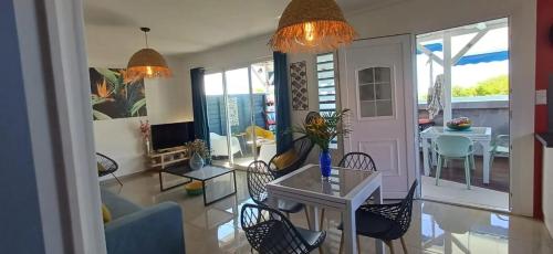 Bungalow accueillant à Bouillante avec piscine privée (Bungalow accueillant a Bouillante avec piscine privee) in Bouillante