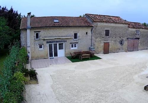 La Belle Évasion (La Belle Evasion) in Villeneuve-la-Comtesse