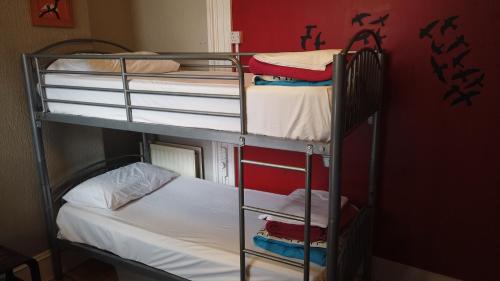 Vagabonds Hostel Room Type - Bed in 6-Bed Mixed Dormitory Room with Shared Bathrooms