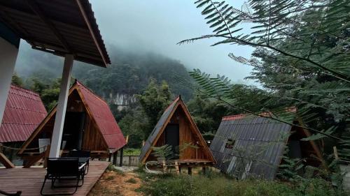 Vedere, MIMOSA INN Nong Khiaw in Nong Khiaw