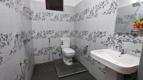 Parei Beach Inn - image 5