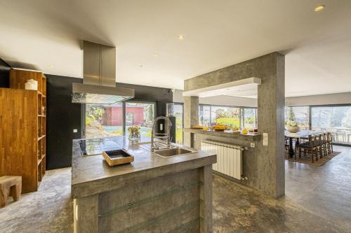 Carmim Villa by Cadenzalux in อัลกาบิเดเช
