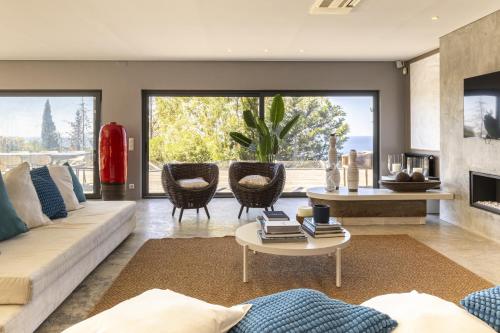 Carmim Villa by Cadenzalux in อัลกาบิเดเช