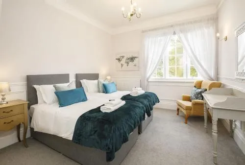 4 St Thomas's House with parking Sleeps up to 6 guests photo 2