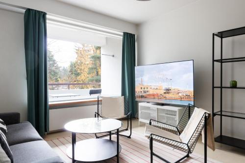 Facilities, Family apartment with balcony and separate kitchen in Myllypuro