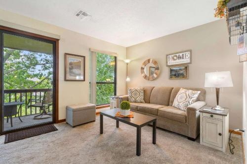The Cozy Place - Pointe Royale Condo - Perfect for Couples, Branson