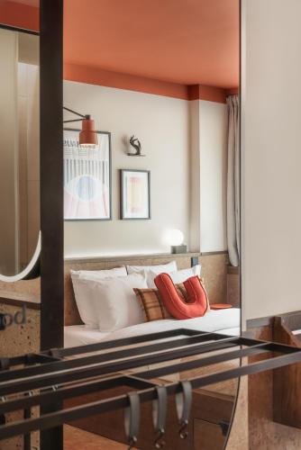 room detail thumbnail 1