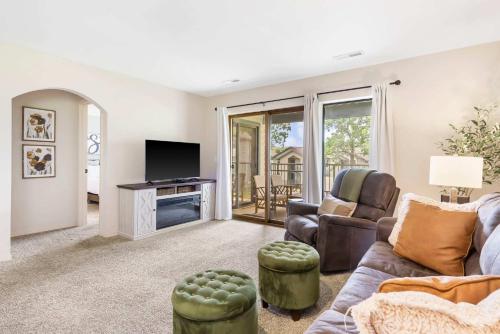 Branson Cozy Bungalow in Premier Location