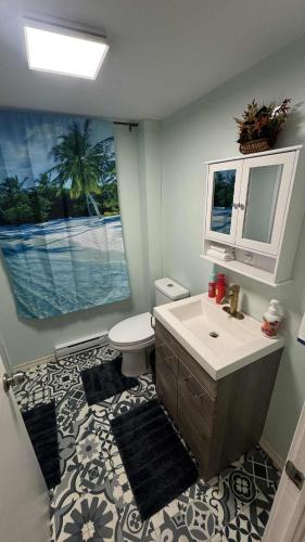 Cozy 2-bedroom Downtown Apartment Campbellton Walk to Cafés & Shops (Cozy 2-bedroom Downtown Apartment Campbellton Walk to Cafes & Shops) in 坎貝爾頓