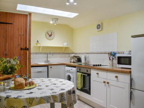 virtuve, Cowslip Cottage in Levisham