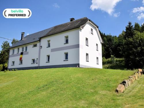 Holiday Home in Saint Vith with Terrace gîte à louer Schoenberg