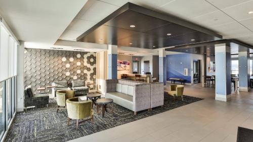 Holiday Inn Express & Suites - Nashville MetroCenter Downtown, an IHG Hotel in Nashville, USA