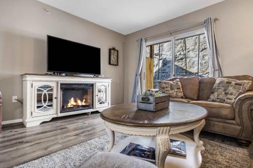 Ozark Overlook - Private Patio & Minutes to Attractions, Branson