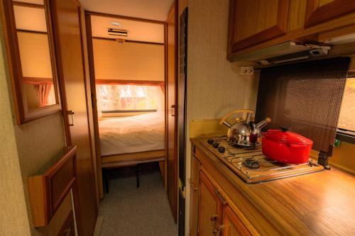 EIRA Glamping - Romantic, Ocean View, Fire Pit in Vikran