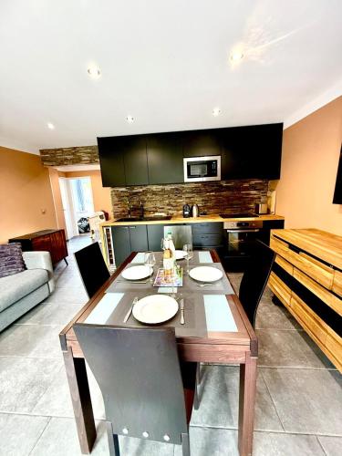 Antibes - 3 pieces cosy avec jacuzzi & grande terrasse in Camp Long