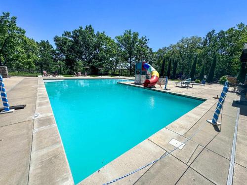 Kemper's Cabin in the Ozarks - Onsite amenities – khách sạn tại Công viên Marvel Cave
