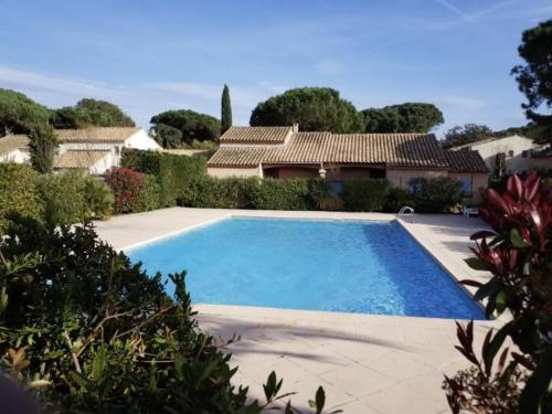 Villa Méditerranéenne 5 pièces, 8 couchages, jardin, proche plage à Sainte-Maxime - FR-1-226-566