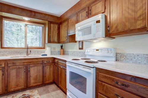 11 Camas-Hot Tub-4BR/2BA - image 14