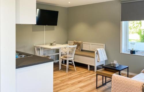 keuken, Lovely Home In Motala With Wifi in Motala