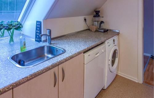 Cocina, Pet Friendly Apartment In Blåvand With Wifi (Pet Friendly Apartment In Blavand With Wifi) in Vejers Strand