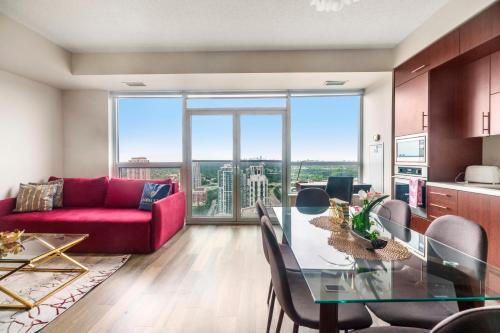 High Floor 1 Bedroom plus Den Condo Apartment City View North York Toronto – khách sạn tại North York