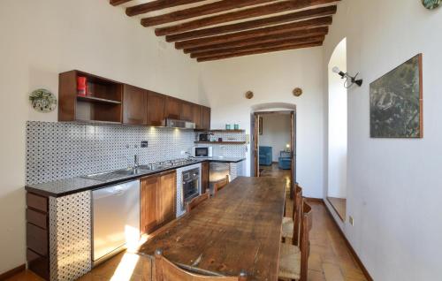 Kitchen, Casa Dei Lecci in Foligno