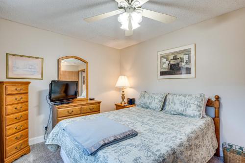 Spacious Mtn Home with Hot Tub and Loft Walk to Town! - image 6