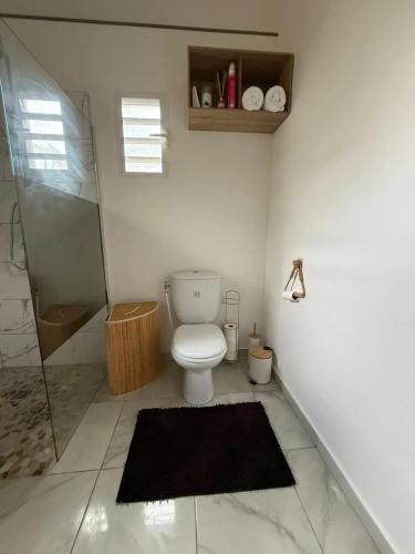 Maison confortable à Petit-Canal avec jardin 52 m² - image 6