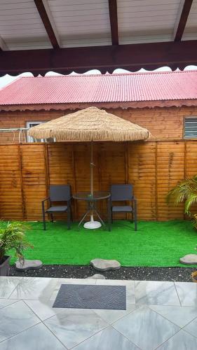 Maison confortable à Petit-Canal avec jardin 52 m² - image 2