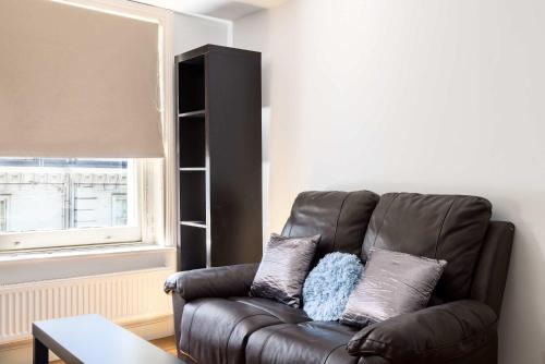 Cozy Studio In Prime South Kensington - image 8