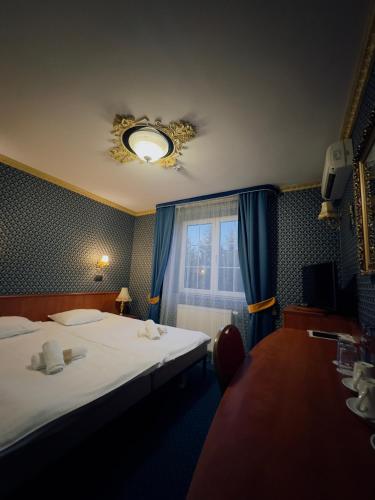 2 twin beds
