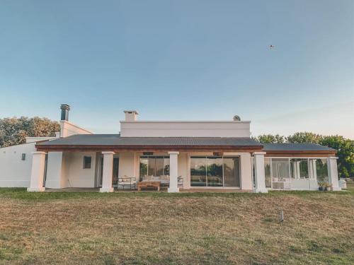 Las Lilas, una estancia con el encanto del campo argentino in เยเนอรัล โรดริเกซ