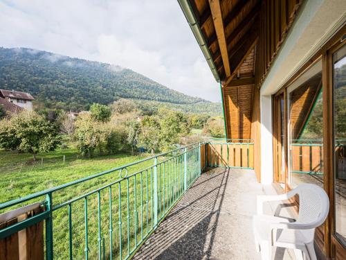 Erkély/terasz, Bright family apartment with balcony in Giez