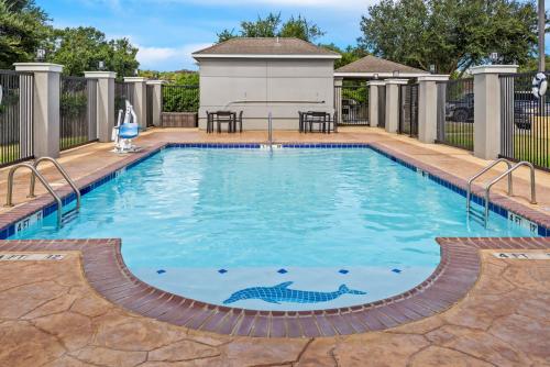 สระว่ายน้ำ, Candlewood Victoria By IHG in วิกตอเรีย (TX)